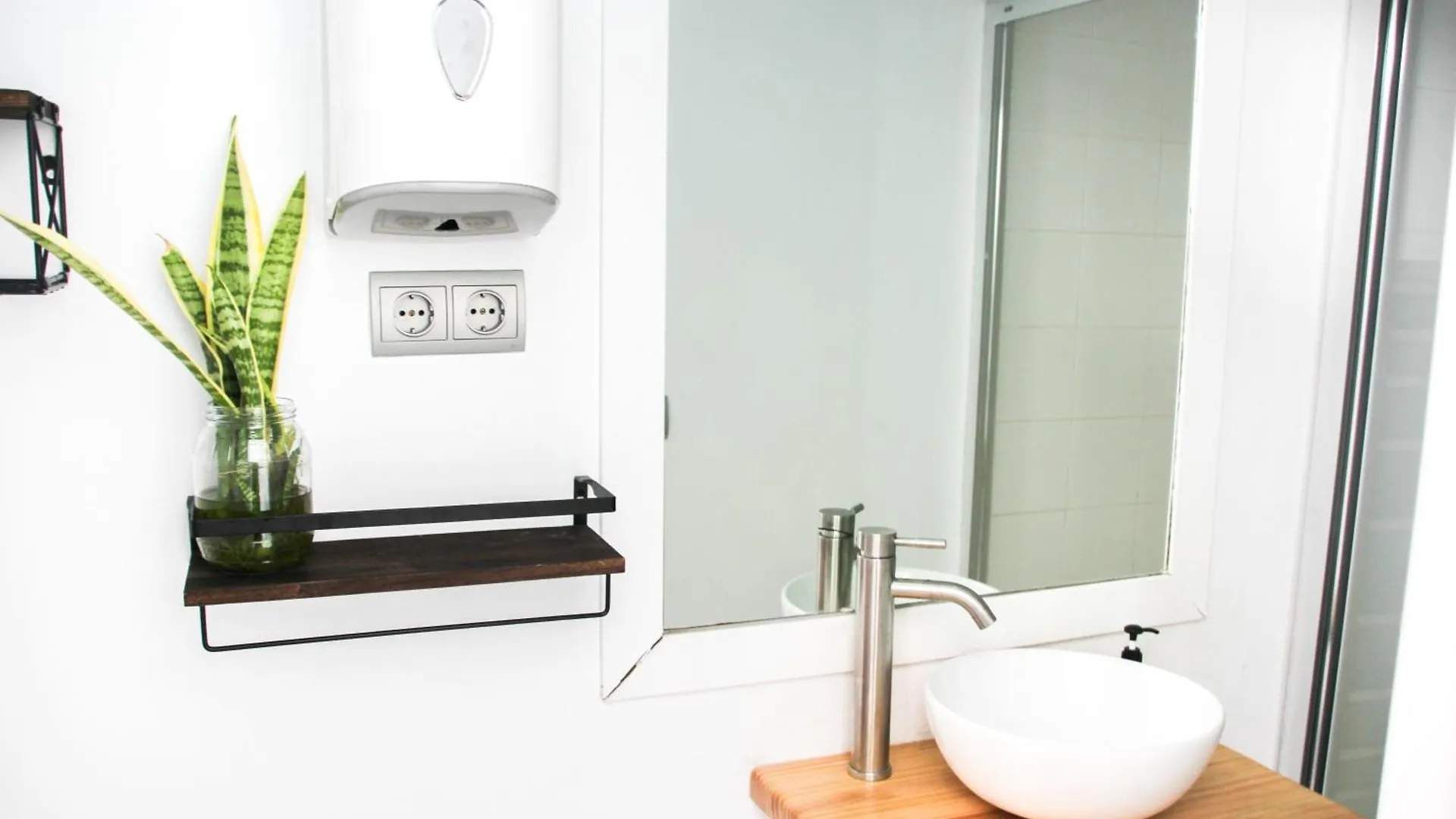 La Cocotera Boutique Hostel & Coworking Tarifa 0*,  Spain